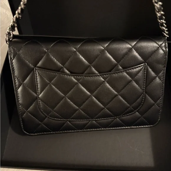 🔥RARE!! CHANEL•24C Star CC Lambskin Quilted Wallet On Chain - Picture 7 of 16